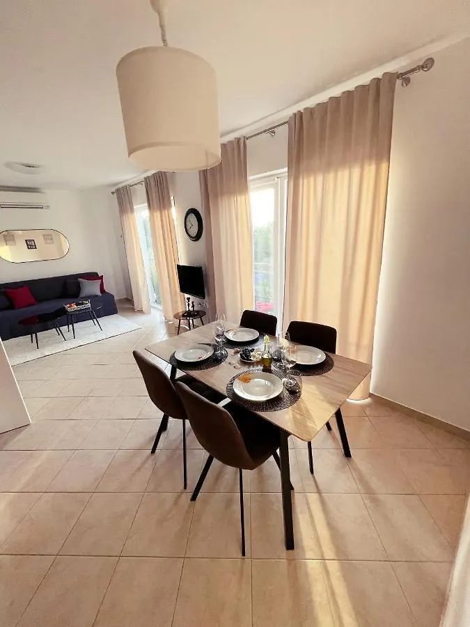 Apartments Milas Malinska