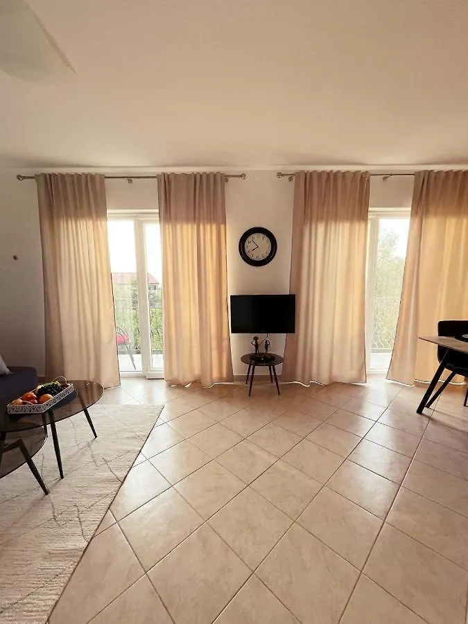 Apartments Milas Malinska 0*,
